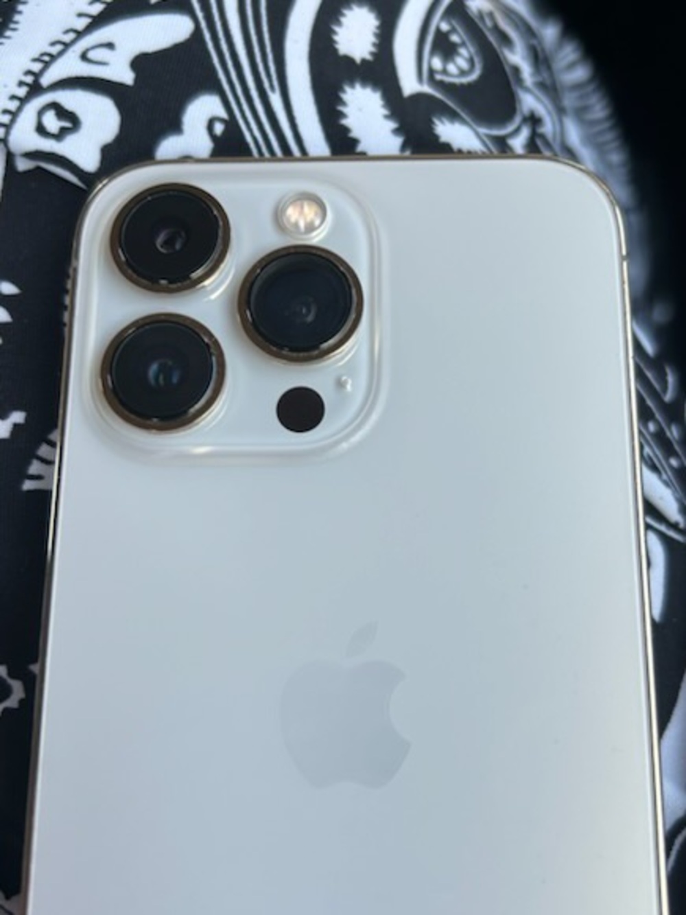 iPhone 13 Pro - Picture 3 of 7